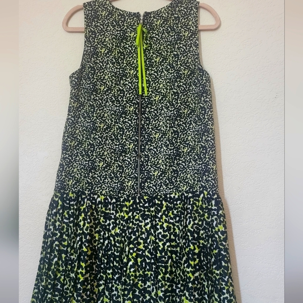 Loft Black and Green Patterned Sleeveless Dress. Size 8 - Picture 9 of 9